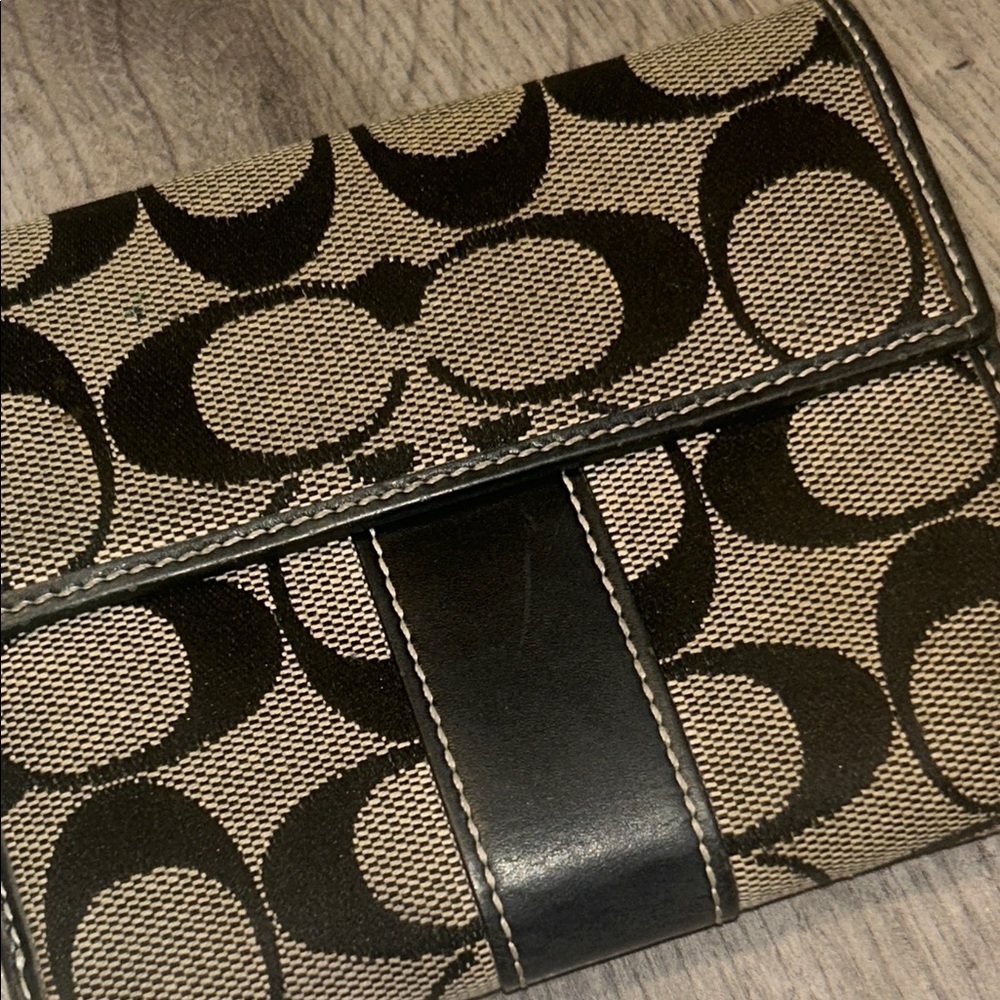Coach Canvas Wallet in Tan and Black Signature Print - Picture 2 of 7